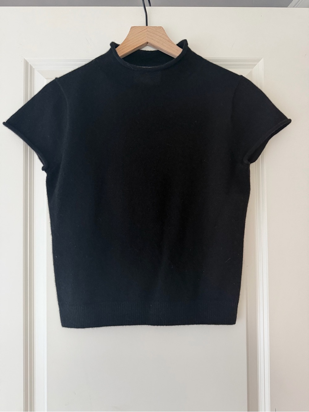 Nara Smith x Reformation Black Cashmere Mockneck size Medium - Picture 4 of 4